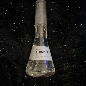 NatureLab Perfect Shine Oil Mist